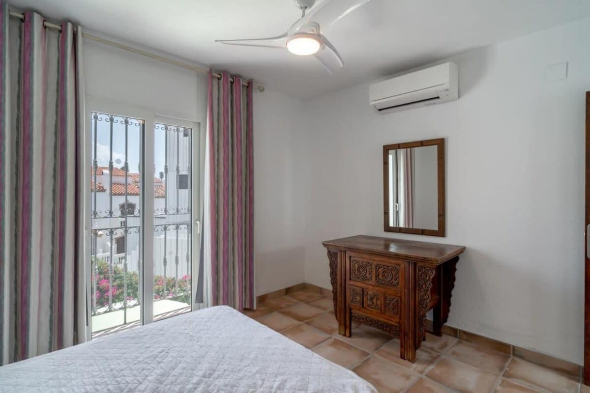 Bellavista 1 Villa Нерха Екстериор снимка